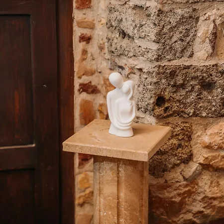 Nill's Stone House Szálloda