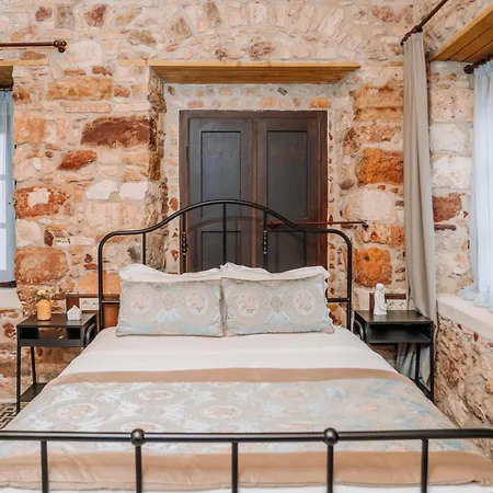 Nill's Stone House Hotel